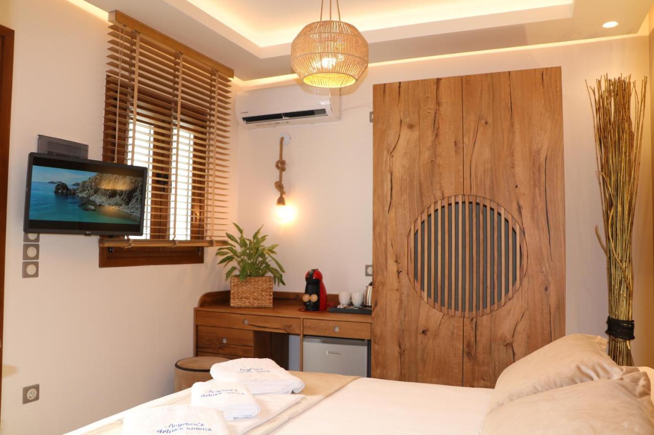 Angelica'S Deluxe Rooms In Adamas Exteriör bild